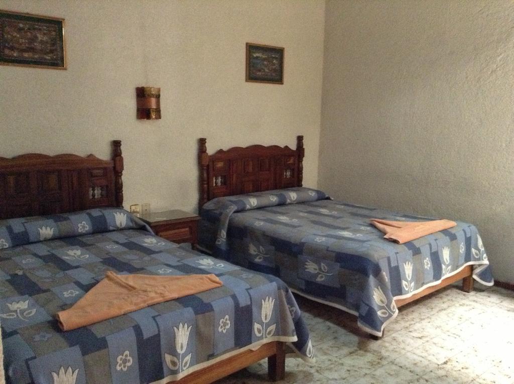 Hotel Atilanos Morelia Chambre photo