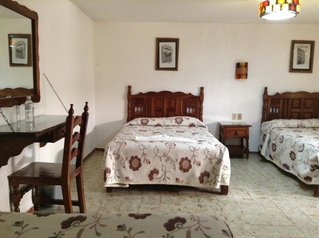 Hotel Atilanos Morelia Extérieur photo